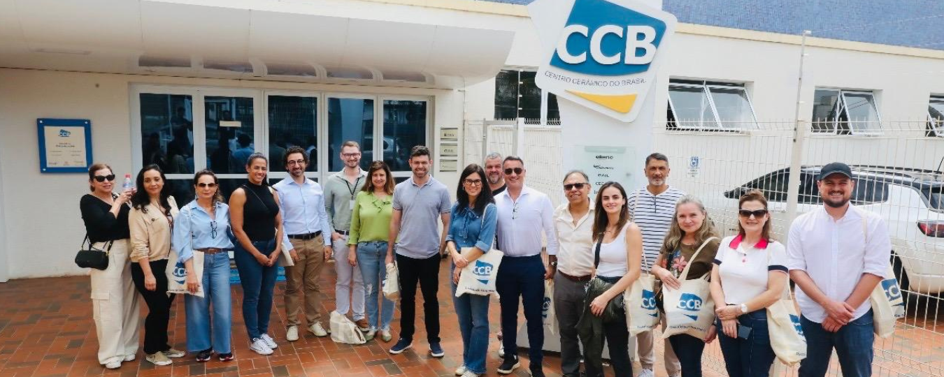Comitiva da CNI visita o CCB e o Setor Cerâmico