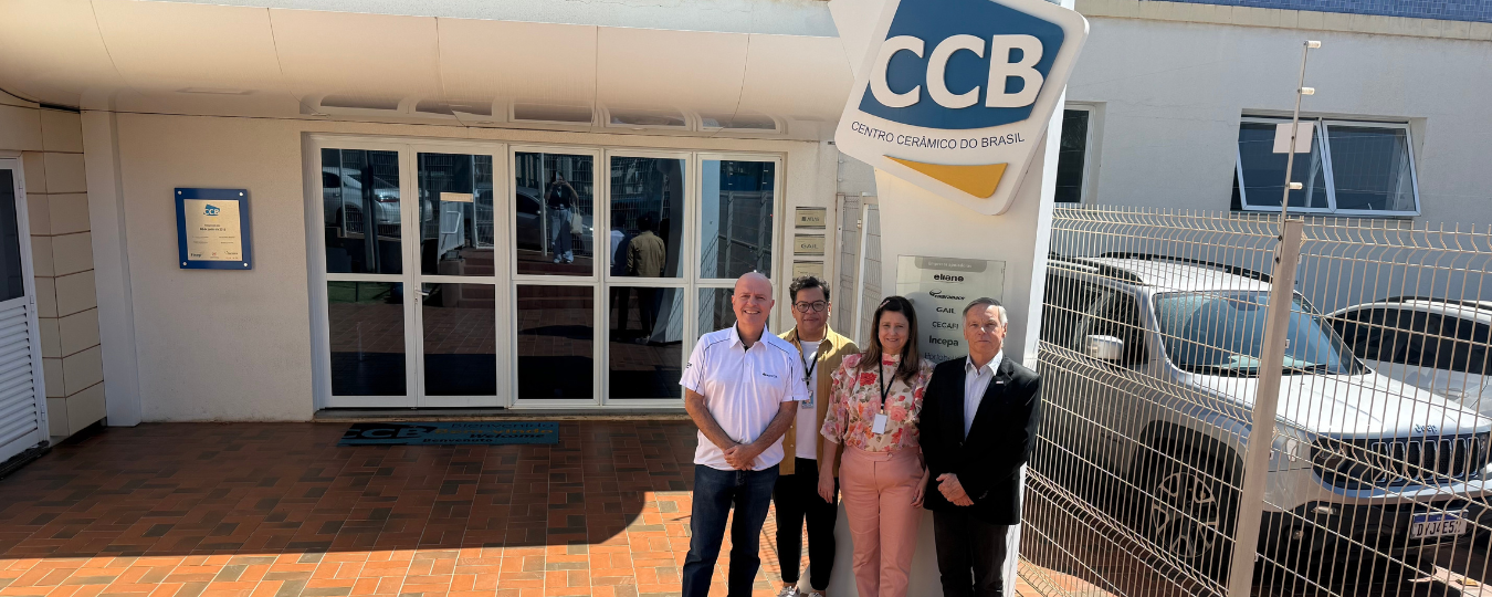 Fortalecendo Parcerias para a Construção Civil: presidente da ANAMACO visita o CCB