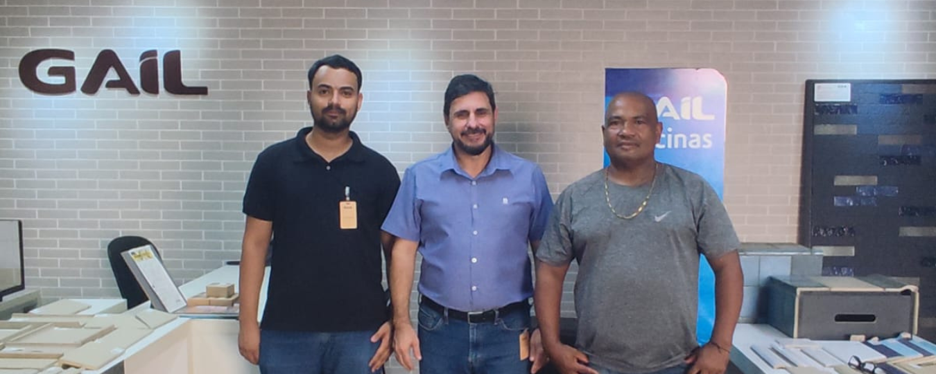 Visita reforça parceria entre Gressit Revestimentos e LabCCB