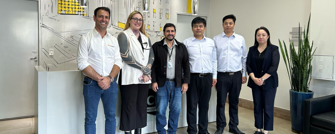 Empresas Trichem e Sinoma fazem visita ao CCB