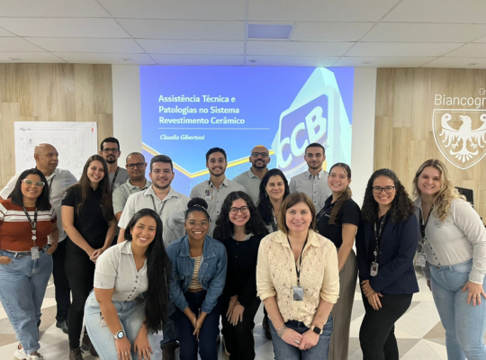 Biancogres recebe curso sobre Assistência Técnica