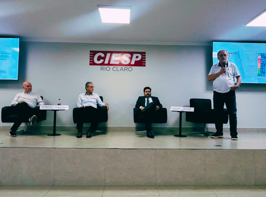 CCB participa do lançamento do Manual de Boas Práticas da Indústria Cerâmica e do Setor de Mineração
