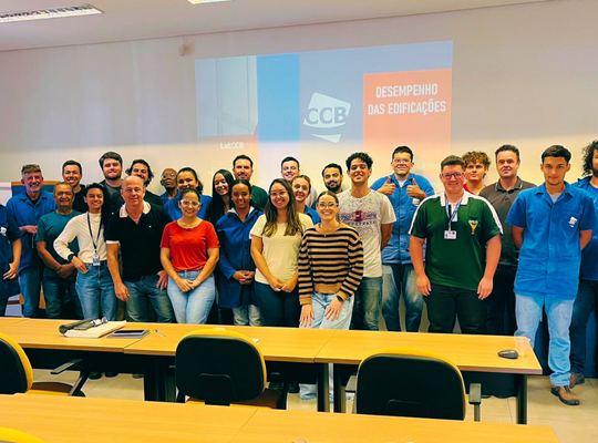 Treinamento interno reforça a importância dos ensaios realizados pelo Laboratório de Materiais do CCB