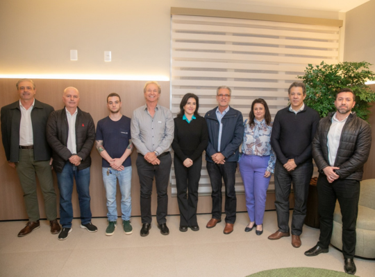 CCB marca presença em encontro estratégico pelo fortalecimento do Polo Cerâmico