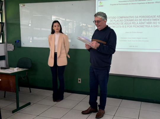 Ana Paula Margarido participa como avaliadora em banca de mestrado na UNESC