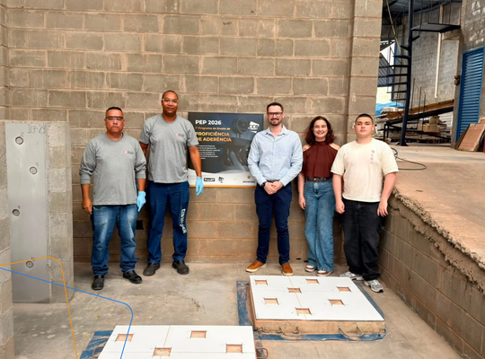 Os laboratórios que fizeram o 1º PEP de Aderência acontecer